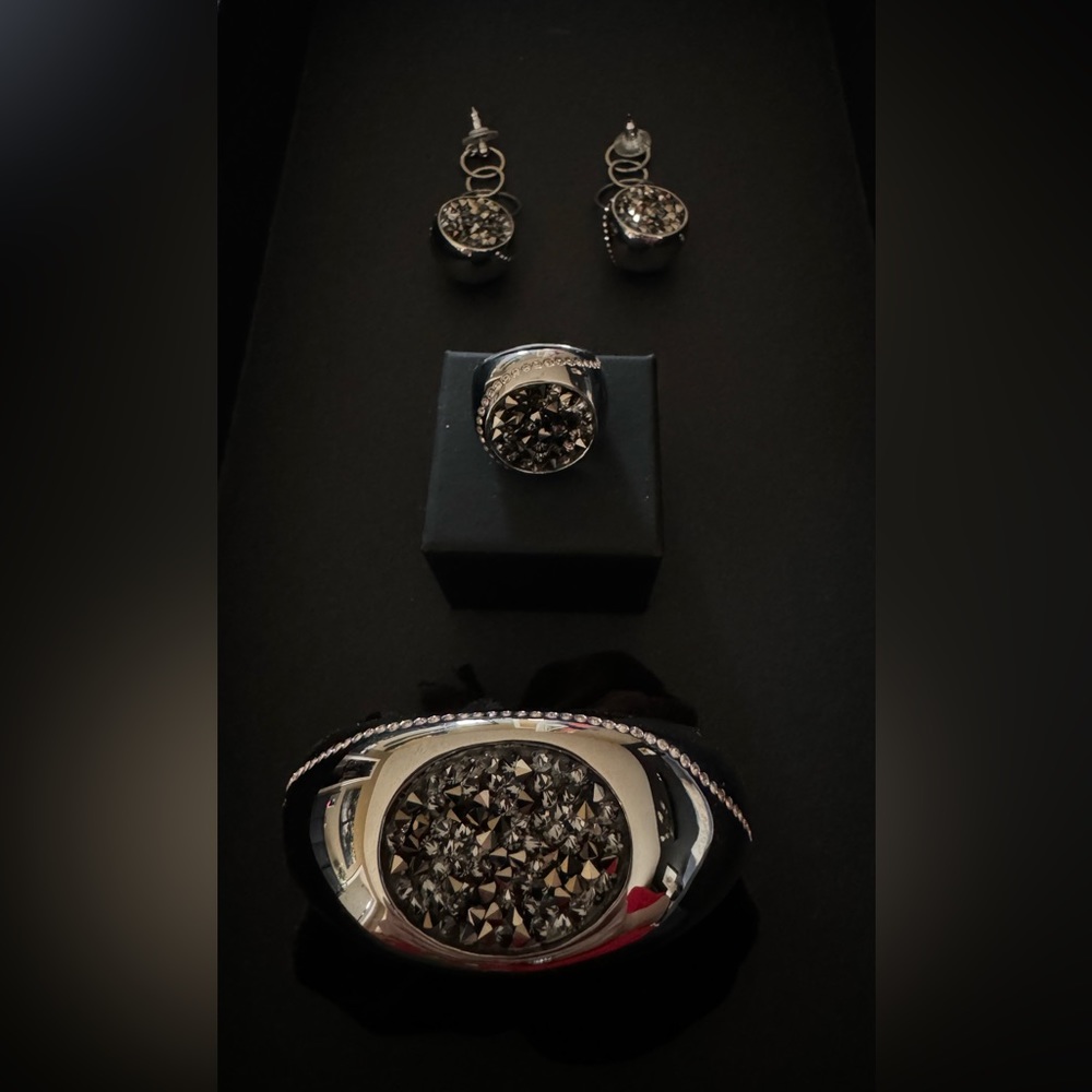 SWAROVSKI CUFF RING EARRINGS